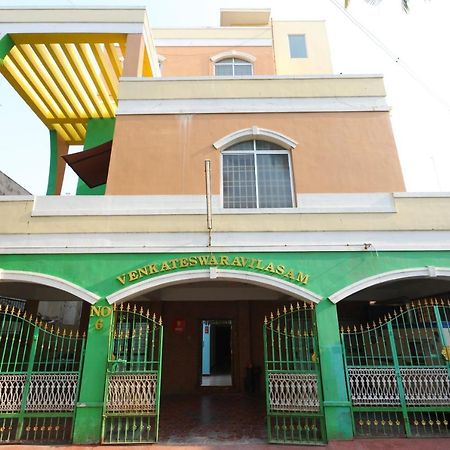 OYO 11736 Venkateswara Vilasam Pondicherry Bagian luar foto